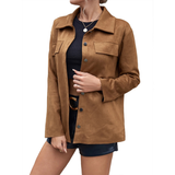 Elegante chaqueta de piel sintética para mujer.