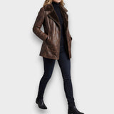 Ravela – Elegancia con piel de oveja – Chaqueta de cuero