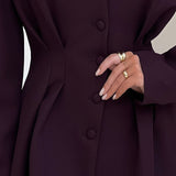Blazer con escote en V y cintura ajustada