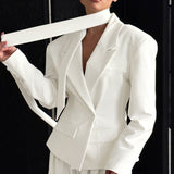 Blazer corto con cintura atada