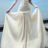Vestido largo fluido sin tirantes con paneles de lentejuelas