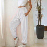 Pantalones deportivos para mujer: cómodos y elegantes, cintura elástica y corte moderno.