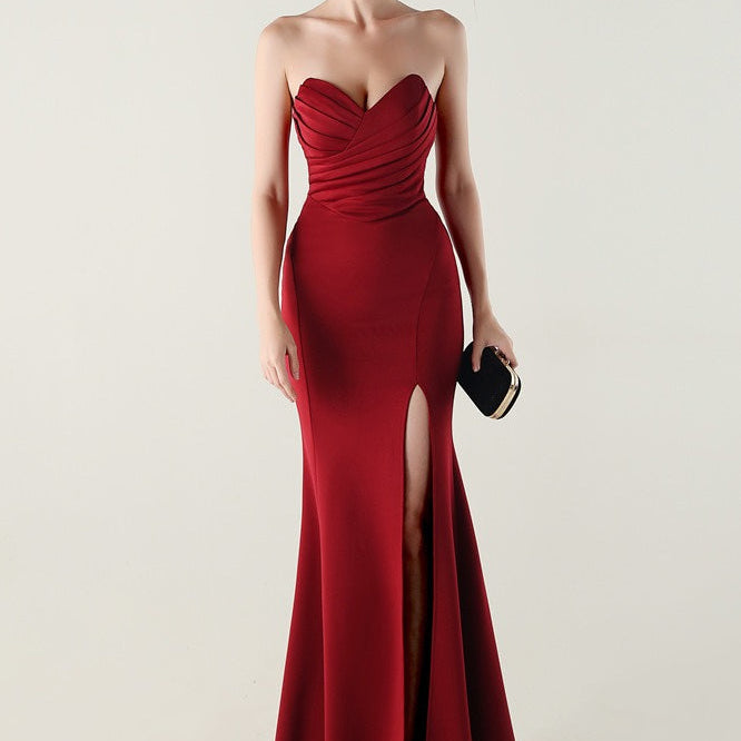 Vestido de noche plisado sin tirantes con escote corazón