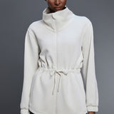 Chaqueta de largo medio con cuello alto y cintura con cordón Air Layer