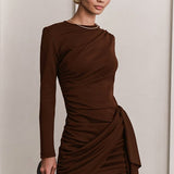 Minivestido sexy ajustado con detalles fruncidos y vendaje, cuello redondo