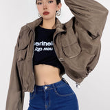 Abrigo cargo corto con cuello alto