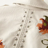 Chaqueta de cuero para mujer – Corte entallado – Bordado floral – Estilo motero con tachuelas