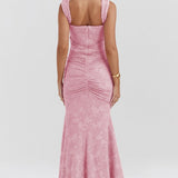 Vestido de noche ajustado estilo sirena con tirantes finos fruncidos