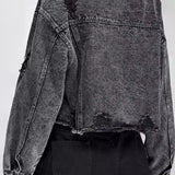 Chaqueta vaquera con bordes sin rematar