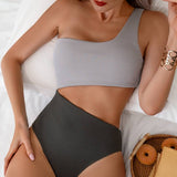 Traje de baño de mujer – Una pieza – Escote asimétrico – Pierna de corte alto – Tejido de canalé ajustado