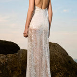 Vestido largo de lentejuelas con espalda abierta transparente y patchwork liso.