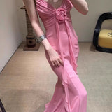 Vestido largo sin espalda con tirantes finos y estampado rosa 3D