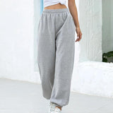 Pantalones deportivos para mujer: cómodos y elegantes, cintura elástica y corte moderno.