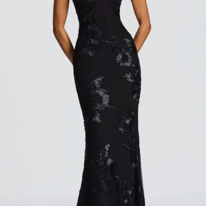 Vestido largo sin tirantes bordado con flores