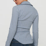 Blusa ajustada de rayas con cuello abotonado y mangas largas