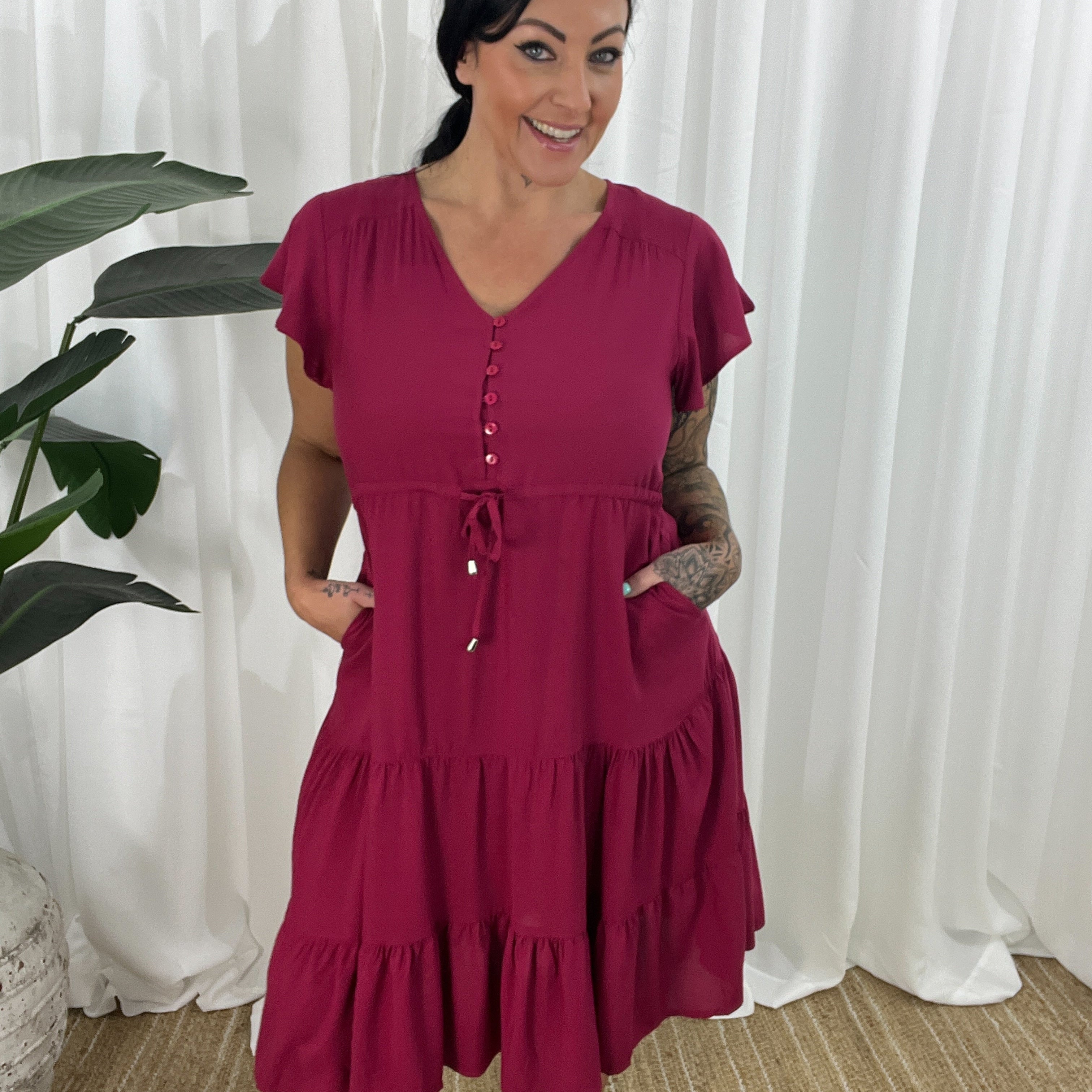 Vestido de mujer – Corte informal – Mangas con volantes – Cuello en V – Botones y cintura ajustable