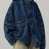 Chaqueta utilitaria en denim lavado con cuello alto