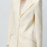 Blazer beige con cintura de encaje