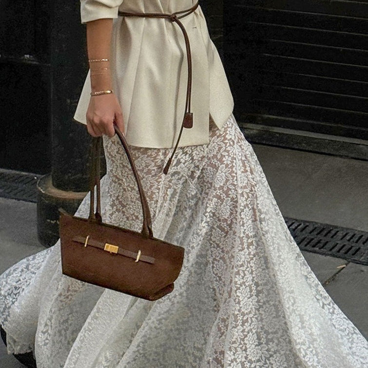 Elegante falda larga de sirena con encaje