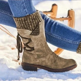 Botines de mujer – Corte entallado – Ribete de punto – Tachuelas decorativas – Cierre con cordones
