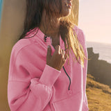 Sudadera corta lisa con cordón, estilo deportivo.