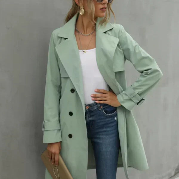 Gabardina de mujer – Corte clásico – Cruzada – Cuello sastre – Largo medio
