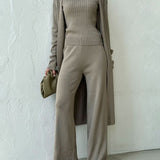 Conjunto acogedor de lujo, elegante, cómodo y sofisticado para mujer.