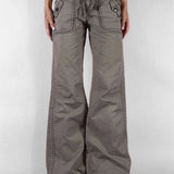Vaqueros bootcut de tiro bajo con múltiples bolsillos