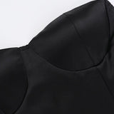 Vestido de noche sin tirantes, fruncido y estilo trapecio
