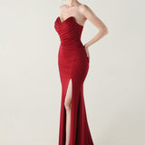 Vestido de noche plisado sin tirantes con escote corazón