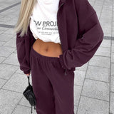 Conjunto vintage de dos piezas con sudadera y jogger