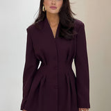Blazer con escote en V y cintura ajustada