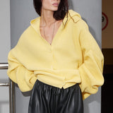 Sudadera con capucha y botones de color liso