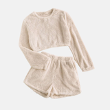 Conjunto de ropa de estar por casa para mujer: top corto de manga larga y pantalones cortos suaves de cintura alta.