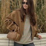Chaqueta casual vintage de ante con cremallera frontal