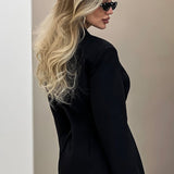 Blazer con escote en V y cintura ajustada