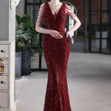 Elegante vestido de noche de sirena con lentejuelas