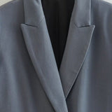 Un blazer elegante y a medida para la oficina.