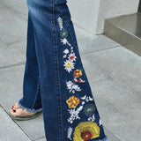 Vaqueros pitillo acampanados bordados con flores