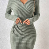 Daniela - Hermoso vestido elegante con mangas largas y escote en V