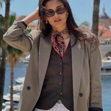 Un blazer elegante y a medida para la oficina.
