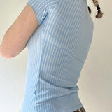 Blusa básica de punto a rayas con manga corta y corte entallado