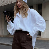 Una blusa relajada, sencilla y holgada, ideal para usar a diario.