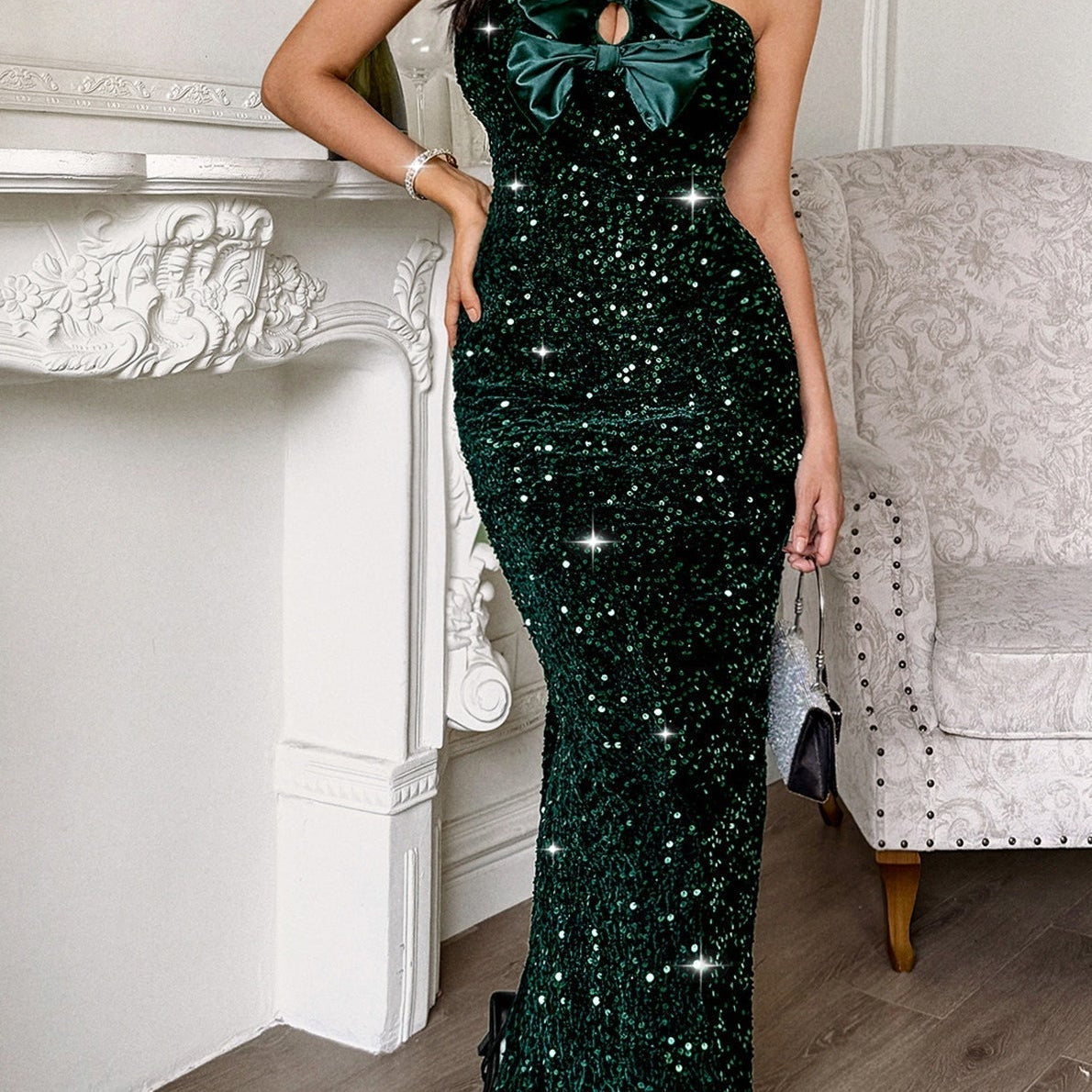 Vestido de noche largo sin tirantes con lazo