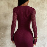 Minivestido sexy ajustado con mangas largas y escote pronunciado de encaje.