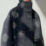 Abrigo vintage holgado de cuello alto con pedrería