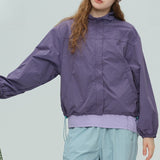 Chaqueta deportiva impermeable y ligera para senderismo y running.