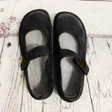 Zapatos Mary Jane para mujer: punta redonda clásica, correa con hebilla y suela cómoda.