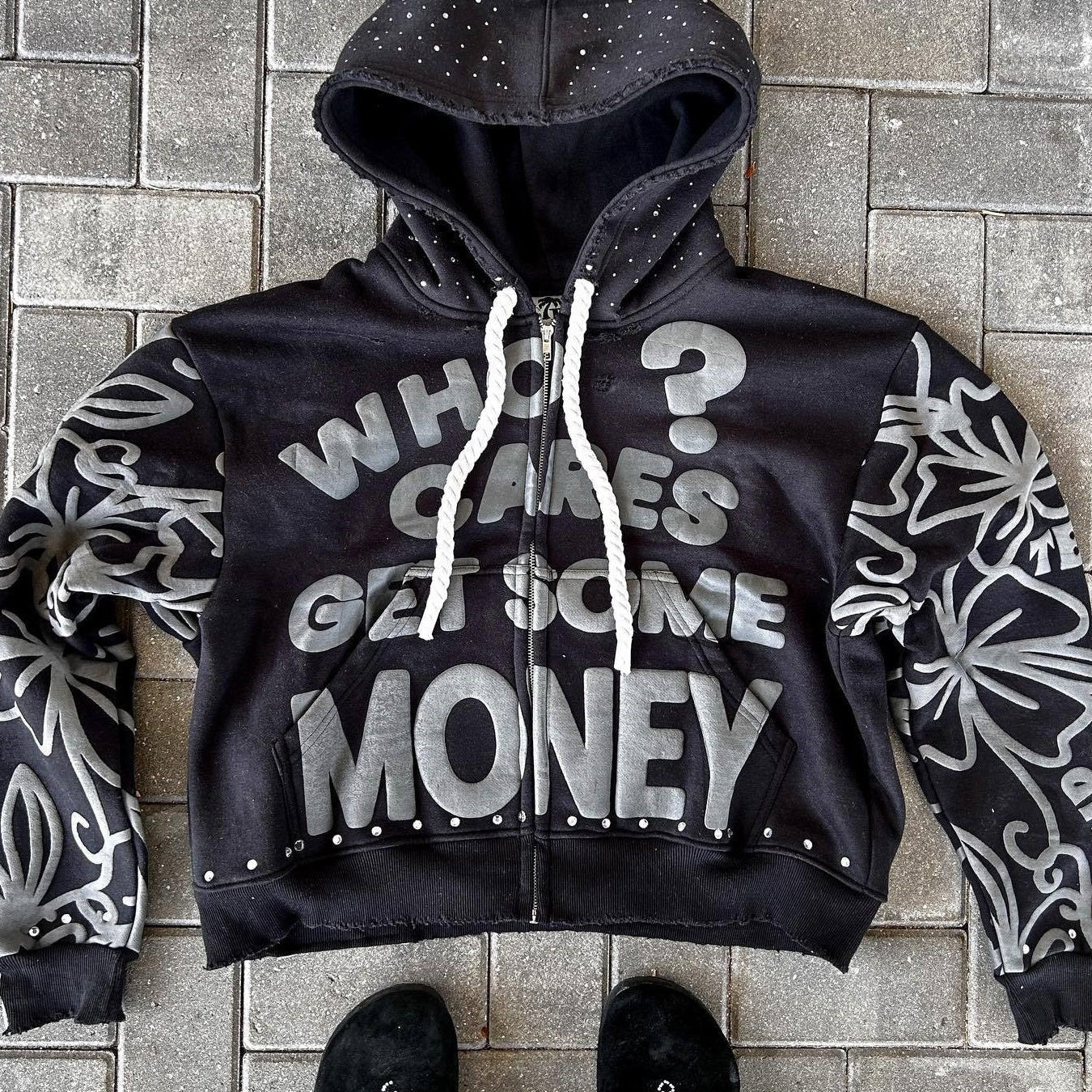 Sudadera con capucha de estilo urbano gráfico