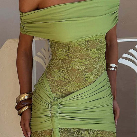 Vestido mini sexy, sin tirantes, con hombros descubiertos y de encaje transparente con detalle de lazo.